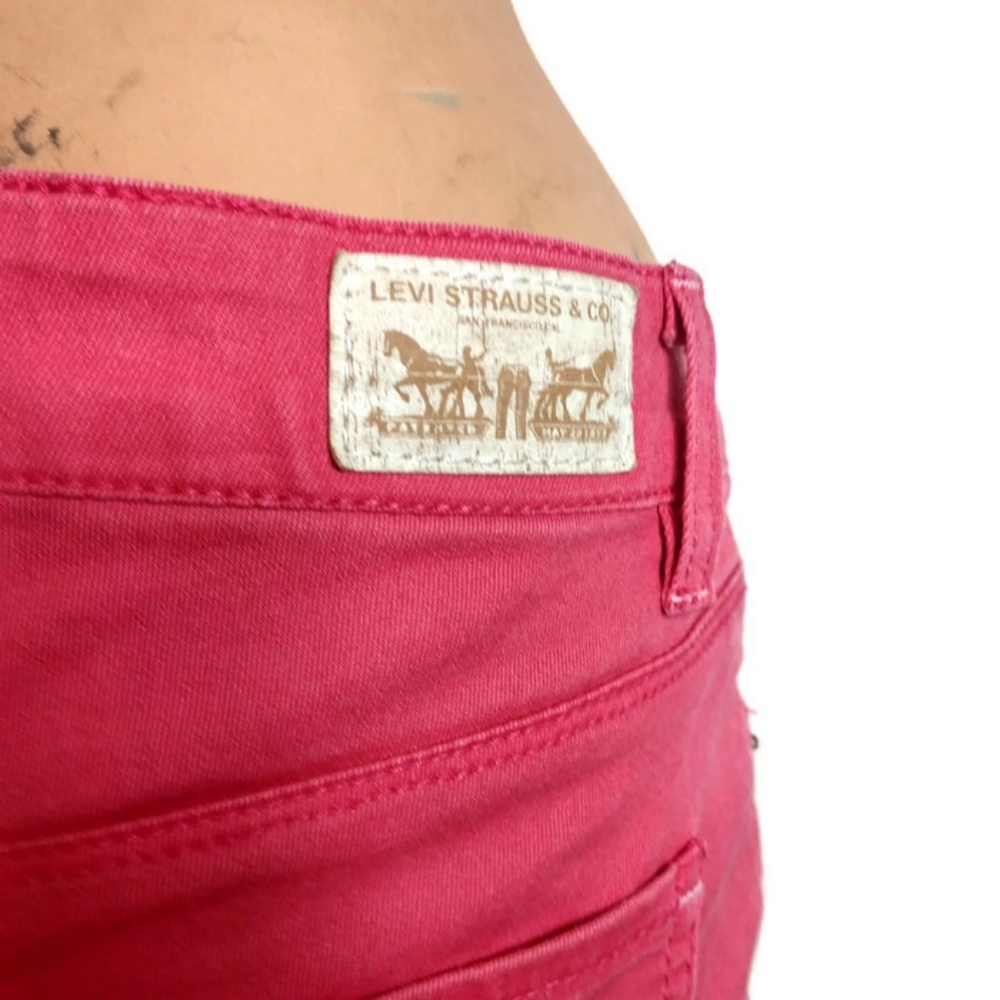 Levi's Shorty Shorts - Picture 6 of 8